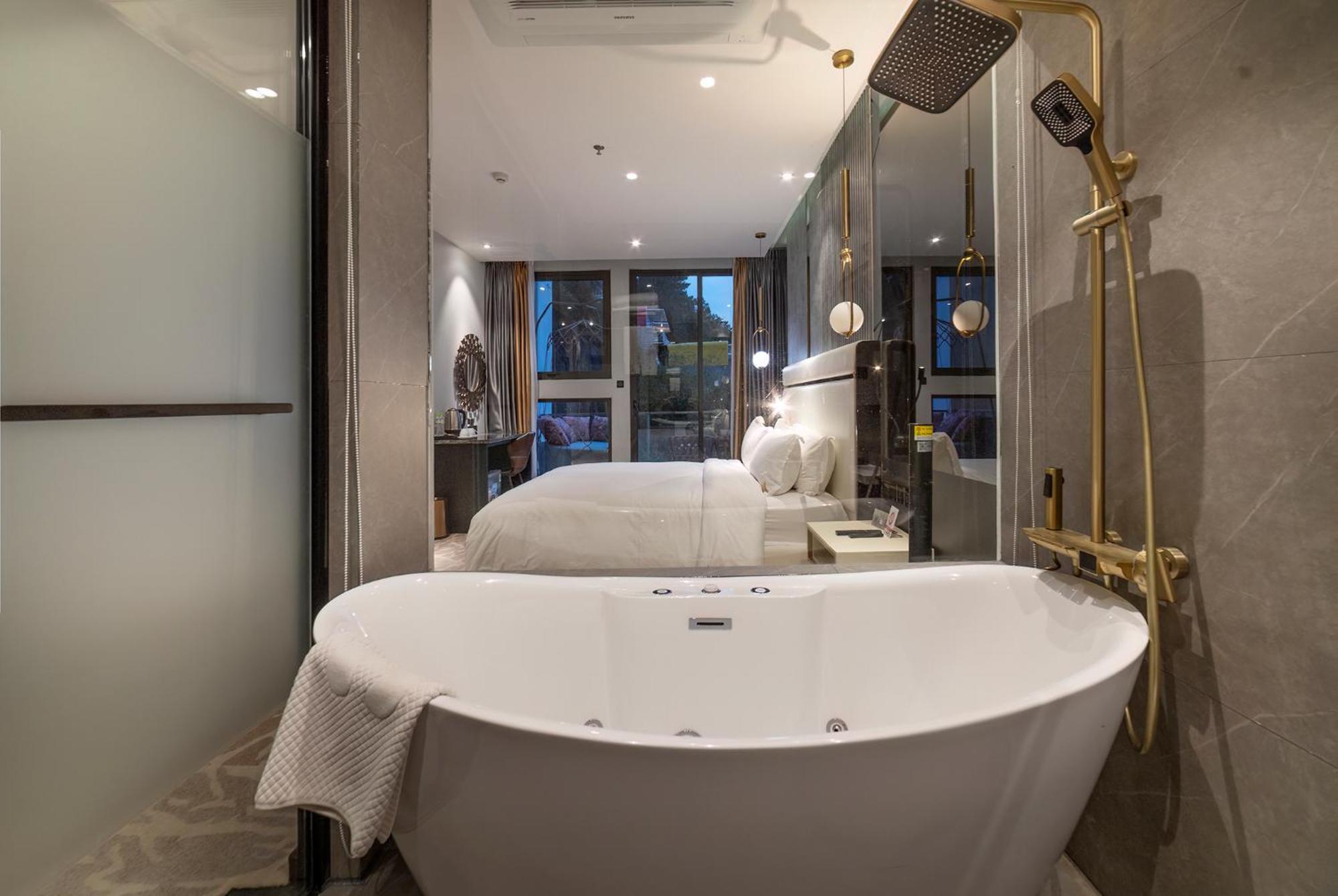 New Century Hotel - Dalat Luaran gambar