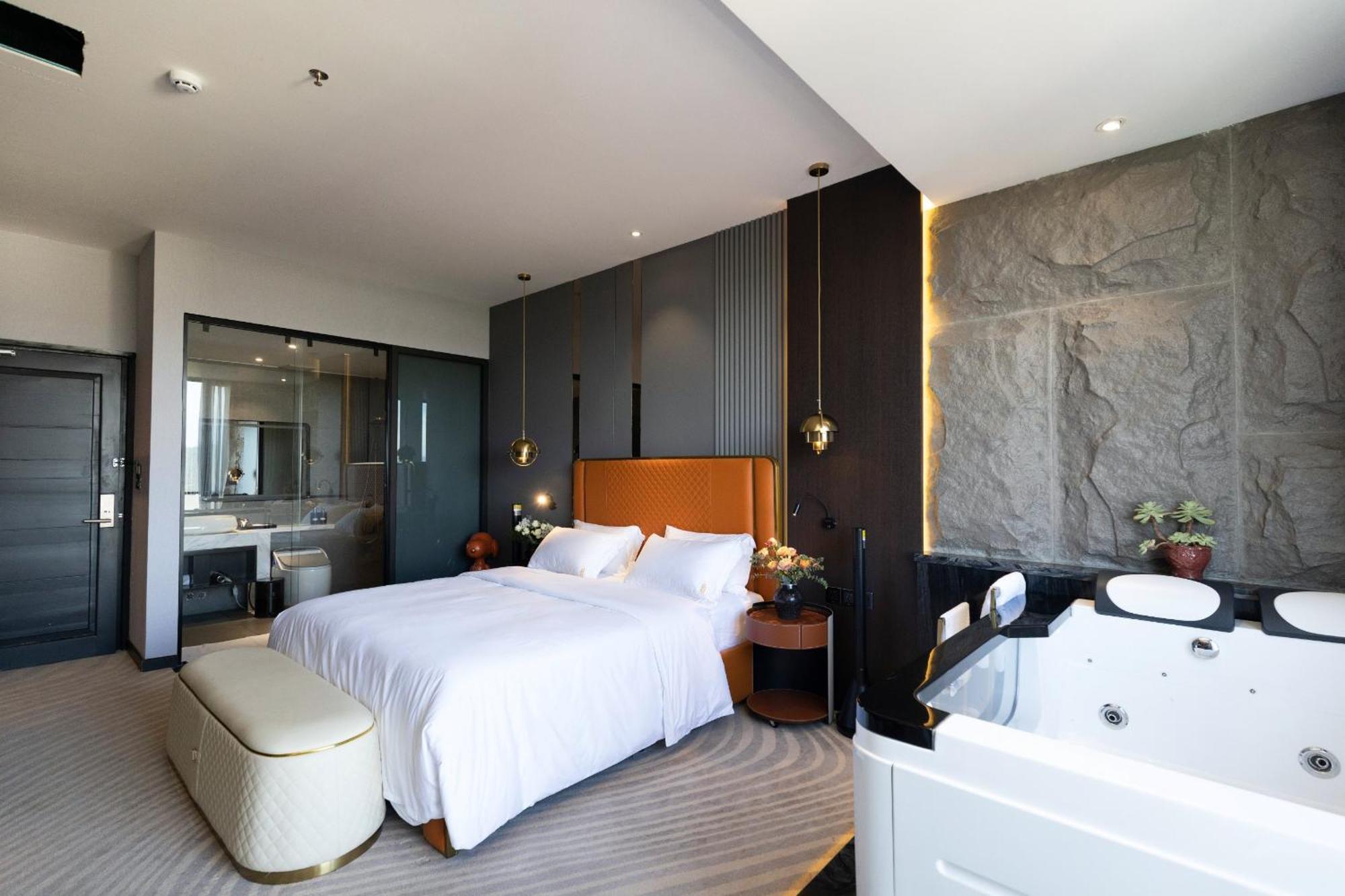 New Century Hotel - Dalat Luaran gambar